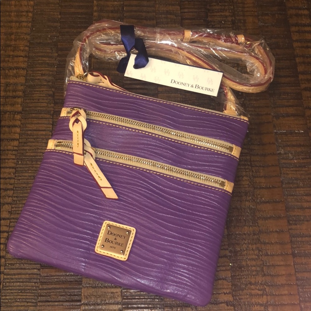 NWT dooney and Bourke triple zip purse